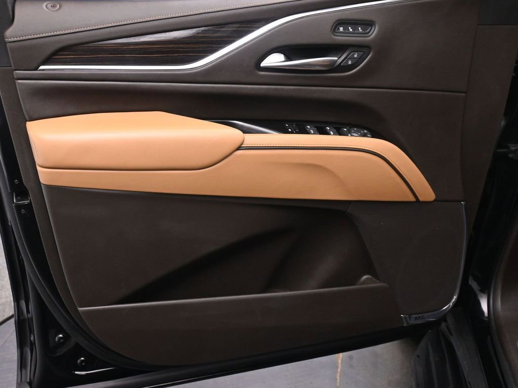 Used 2022 Cadillac Escalade Premium Luxury image 10