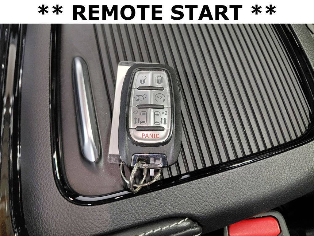 Used 2025 Chrysler Pacifica Limited w/ Trailer Tow Group AWD/4WD image 14