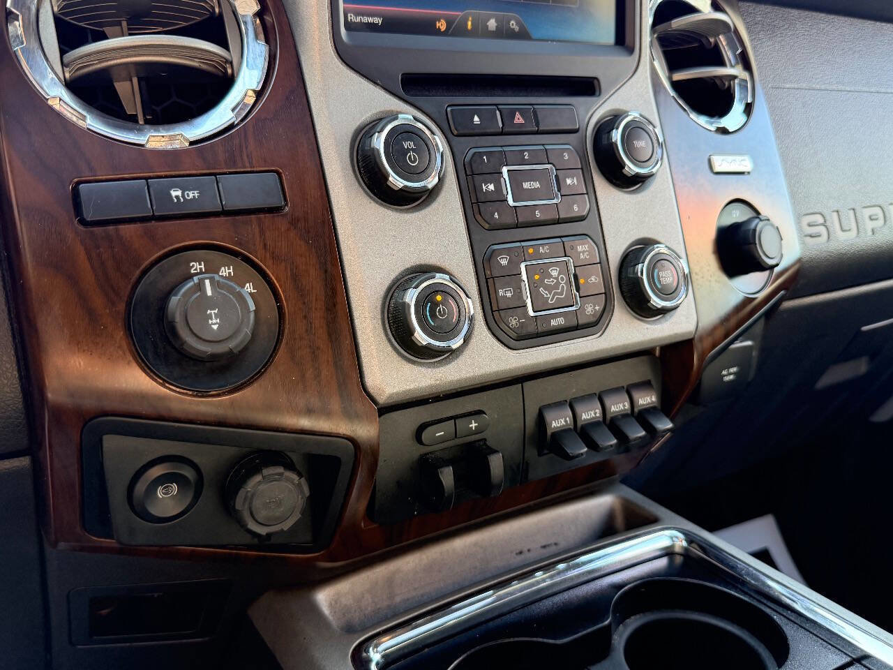 Used 2016 Ford F350 Lariat w/ Lariat Ultimate Package image 29