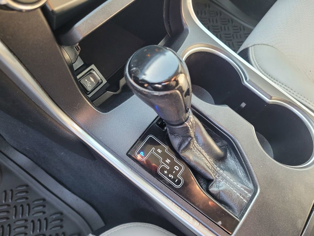 Used 2017 Toyota Camry SE image 17
