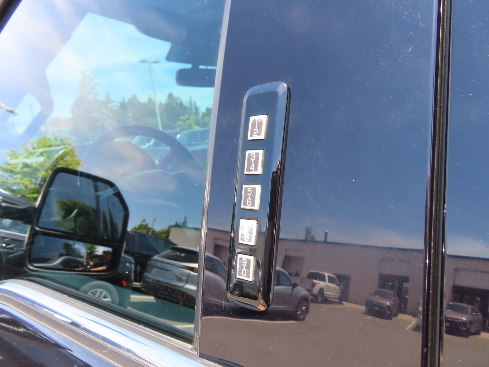 Used 2020 Ford F250 Platinum w/ FX4 Off-Road Package AWD/4WD image 9