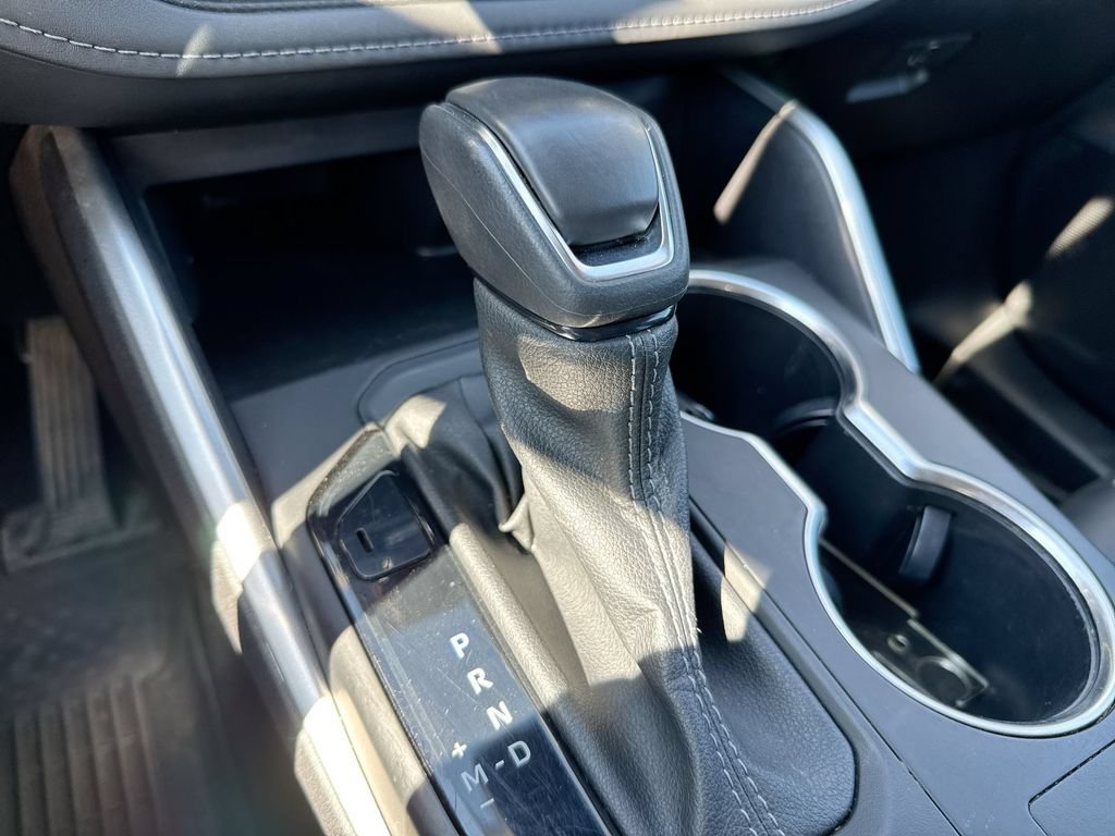 Used 2023 Toyota Highlander XLE AWD/4WD image 17