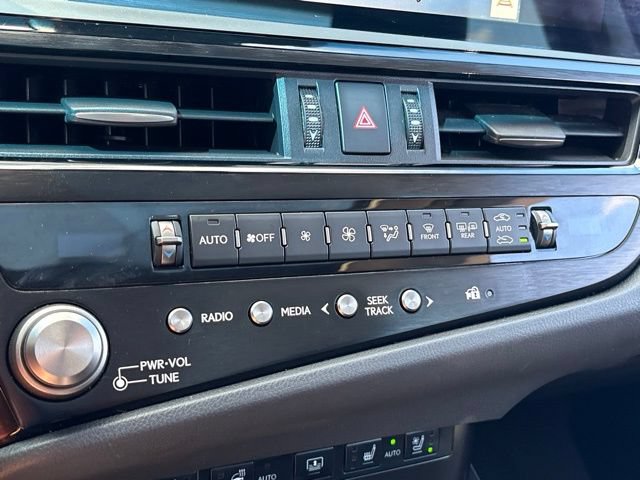 Used 2024 Lexus ES 300h w/ Premium Package FWD image 18