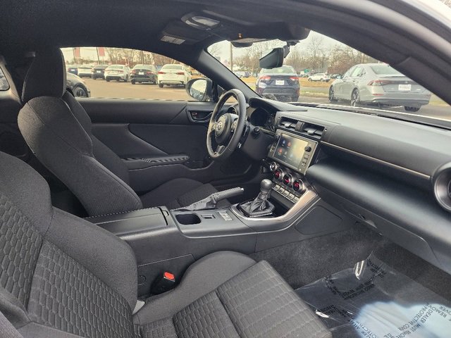 Used 2025 Toyota GR86 image 11