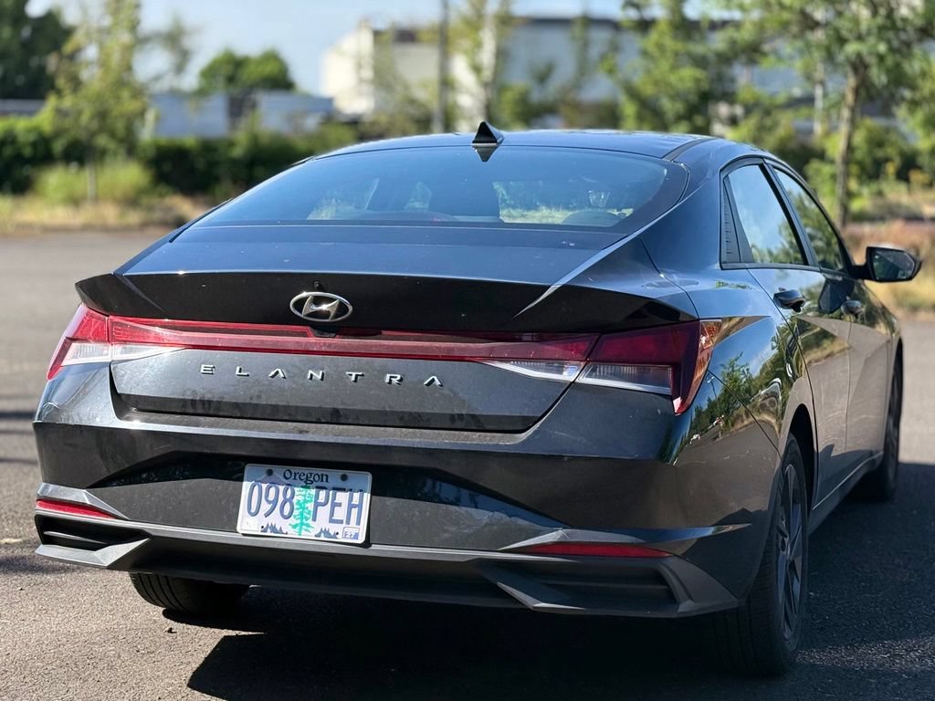 Used 2021 Hyundai Elantra SEL FWD image 5