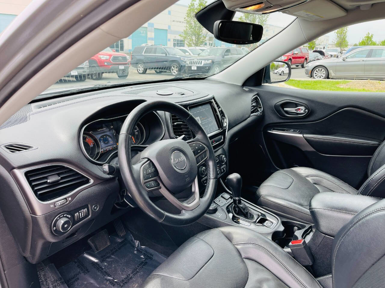 Used 2019 Jeep Cherokee Limited image 13