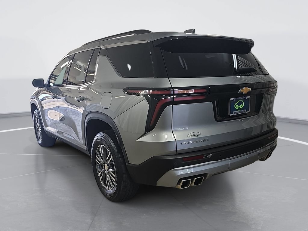 Certified 2024 Chevrolet Traverse LT w/ Trailering Package FWD image 6