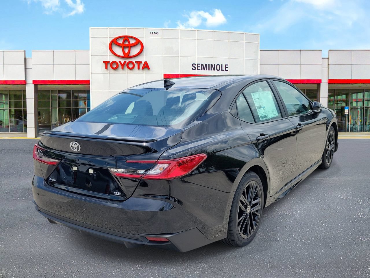 Used 2026 Toyota Camry SE FWD image 3