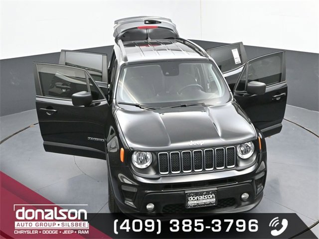 Used 2023 Jeep Renegade Latitude w/ Premium Group image 24