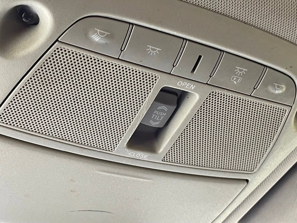 Used 2015 Nissan Rogue SL image 29