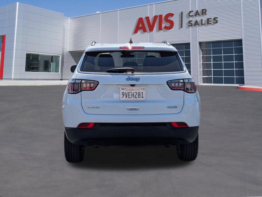 Used 2025 Jeep Compass Latitude w/ Sun & Sound Group AWD/4WD image 7