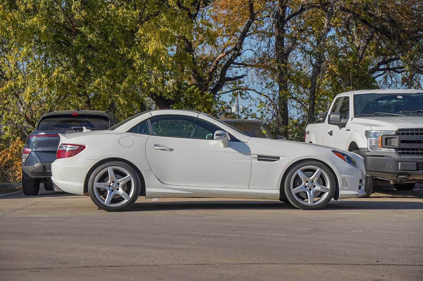 Used 2015 Mercedes-Benz SLK 250 w/ Premium Package image 7