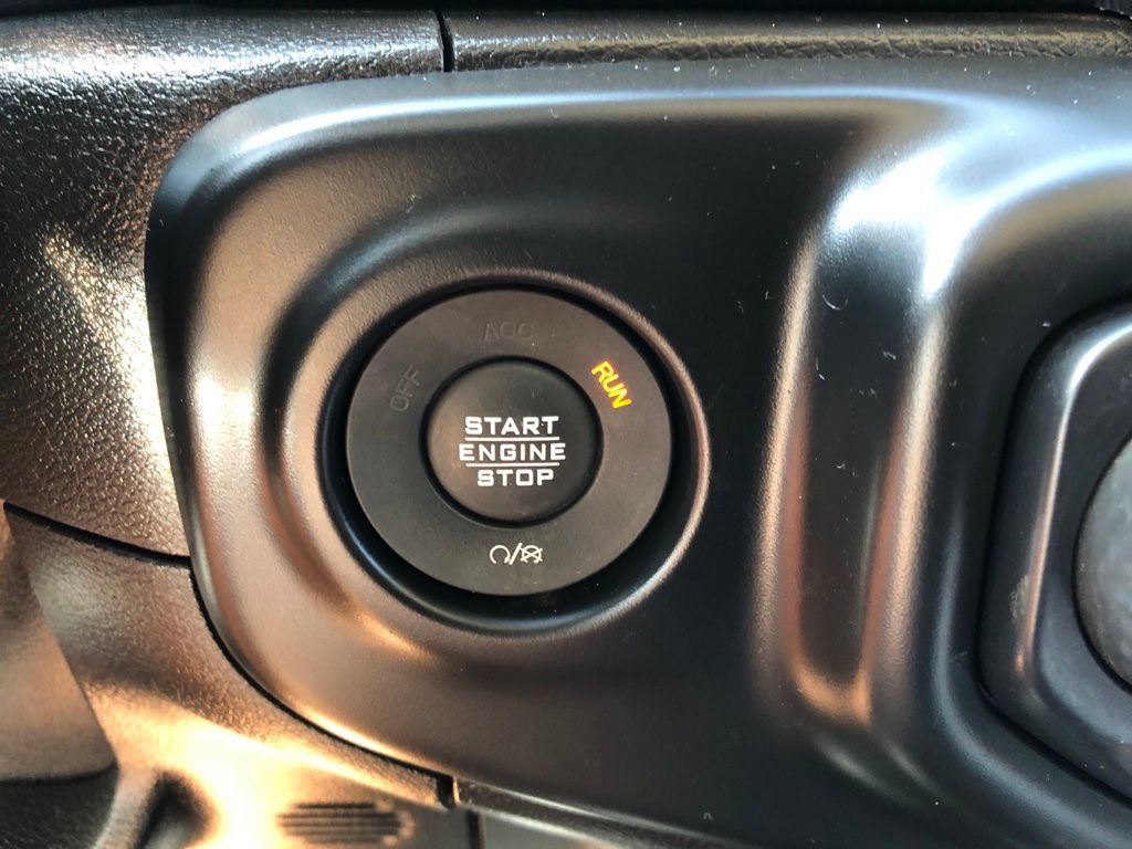 Used 2020 Jeep Wrangler Unlimited Sahara image 16