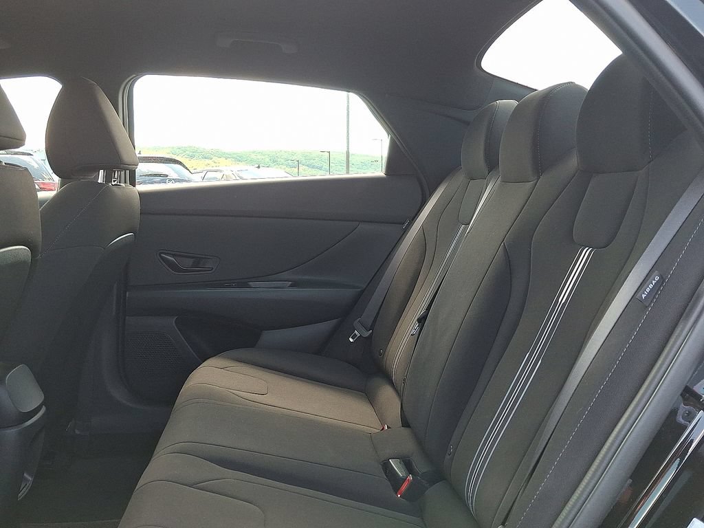 Used 2025 Hyundai Elantra Sport w/ Cargo Package FWD image 12