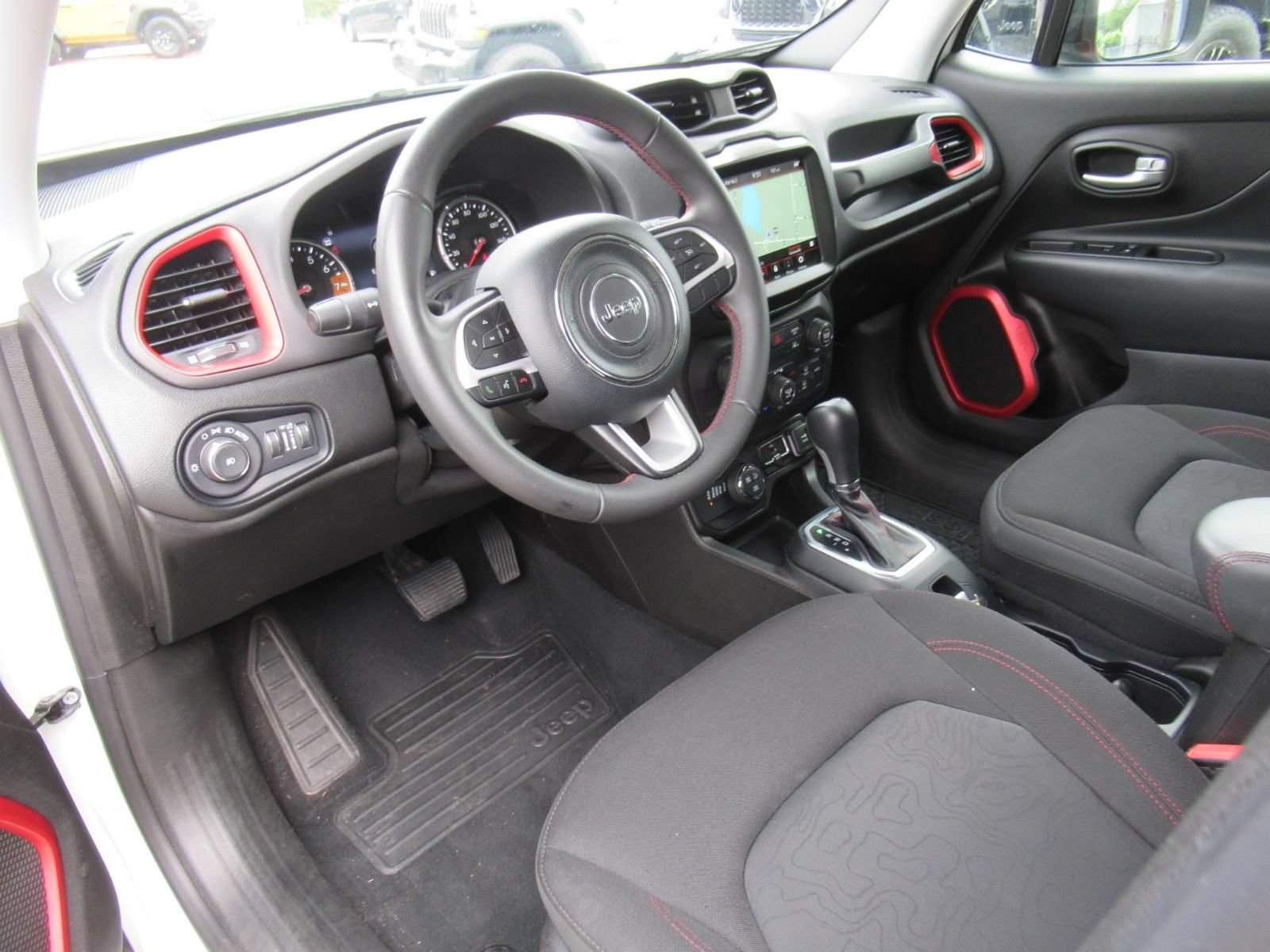 Certified 2023 Jeep Renegade Trailhawk AWD/4WD image 15