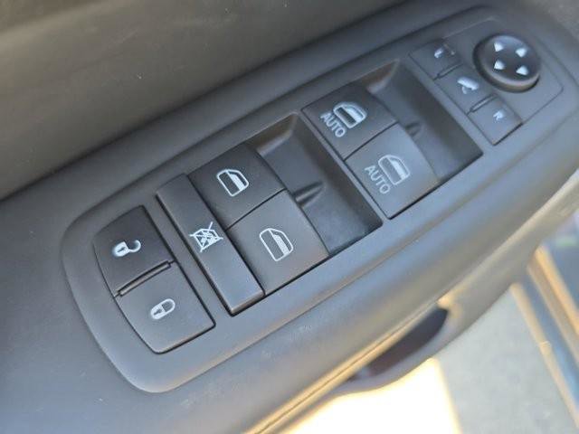 Used 2021 Jeep Grand Cherokee Overland w/ Trailer Tow Group IV image 17