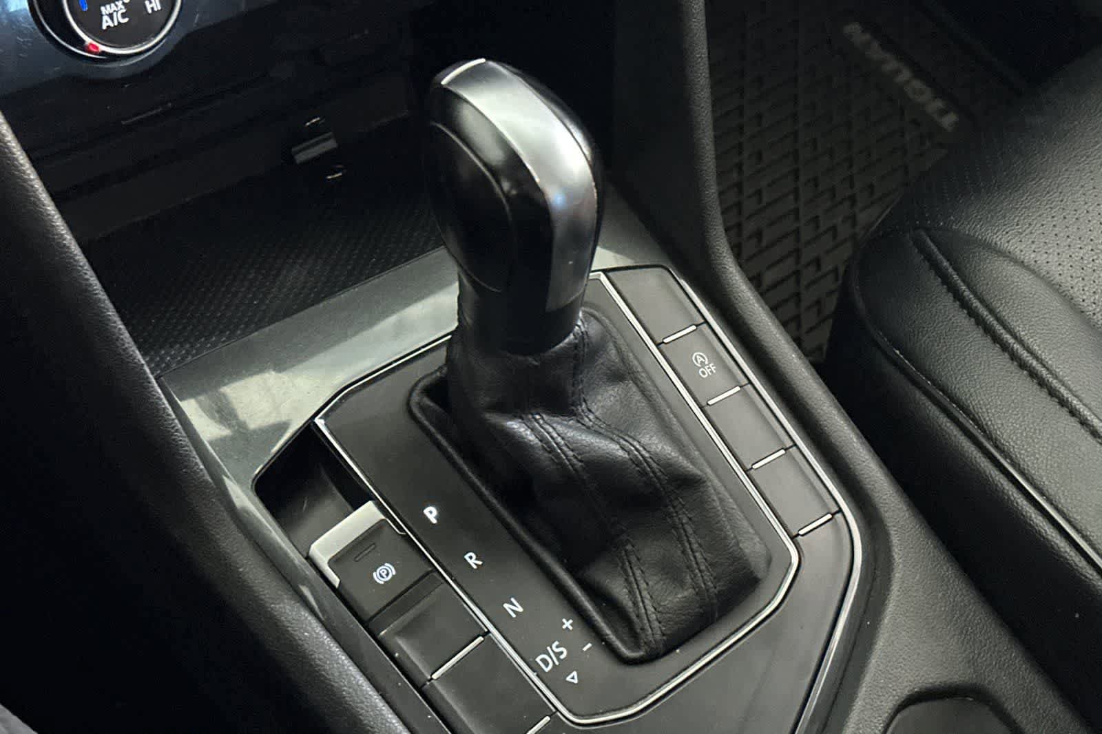 Used 2018 Volkswagen Tiguan S FWD image 24