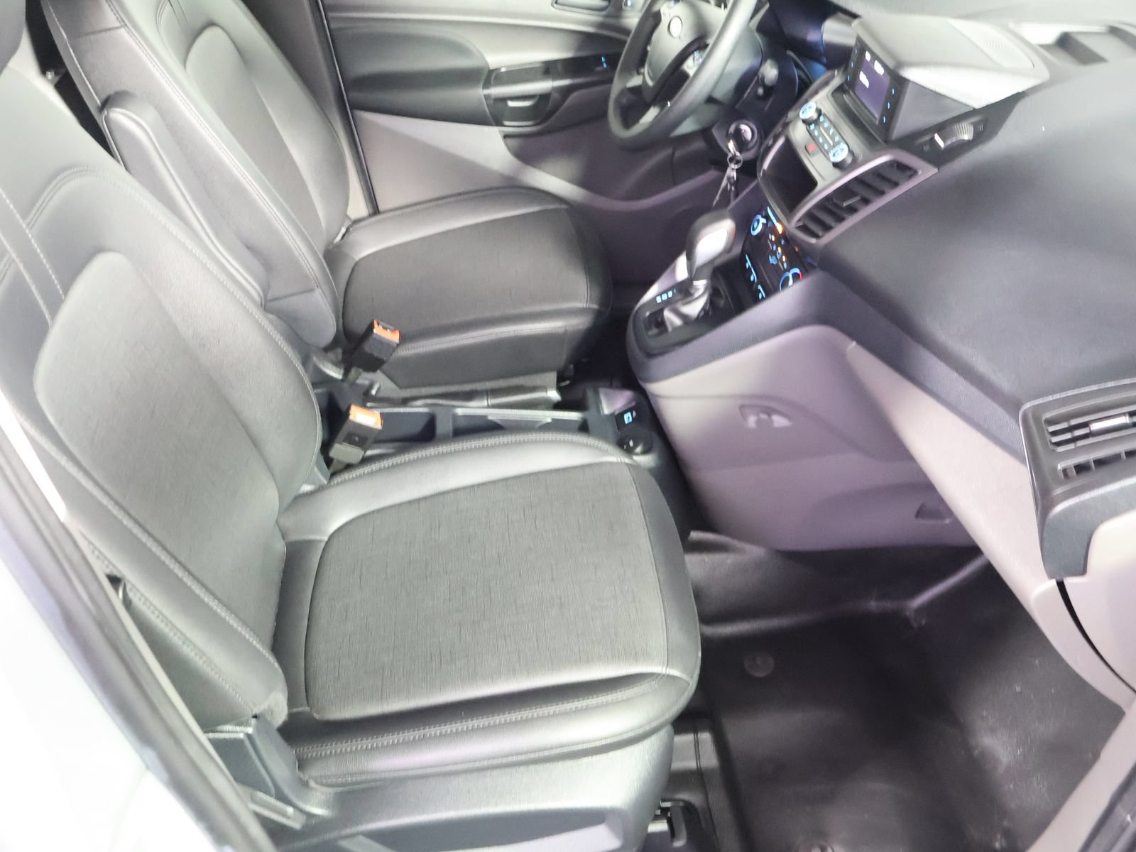 Used 2020 Ford Transit Connect XL FWD image 46