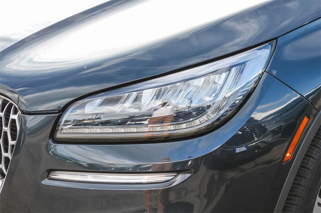 Used 2022 Lincoln Corsair Reserve image 4