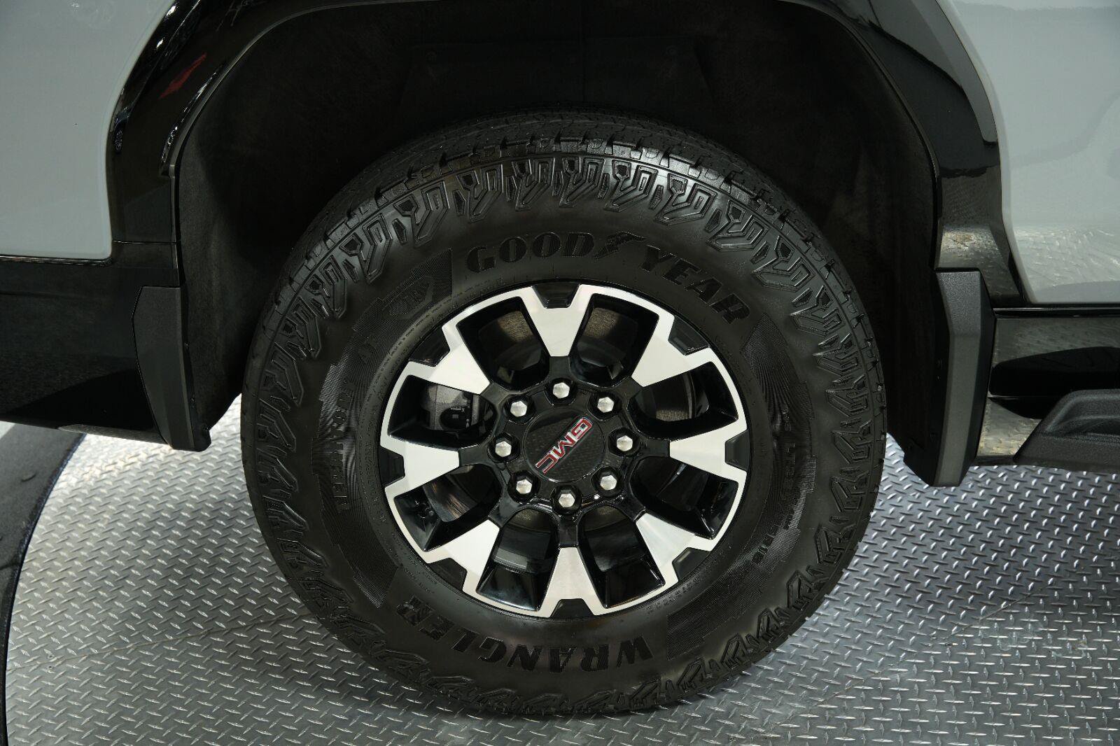 Certified 2026 GMC Sierra EV AT4 w/ AT4 Premium Package AWD/4WD image 29