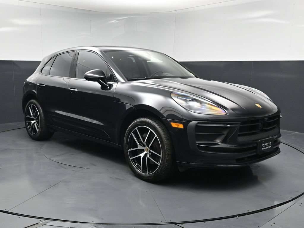 Certified 2025 Porsche Macan AWD/4WD image 14