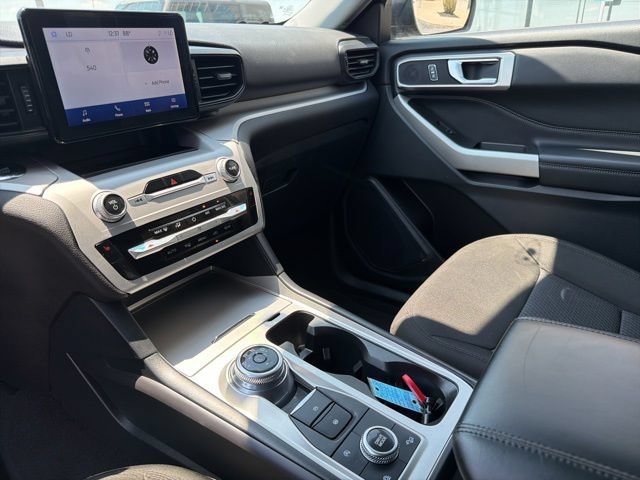 Certified 2024 Ford Explorer XLT w/ Class IV Trailer Tow Package AWD/4WD image 12