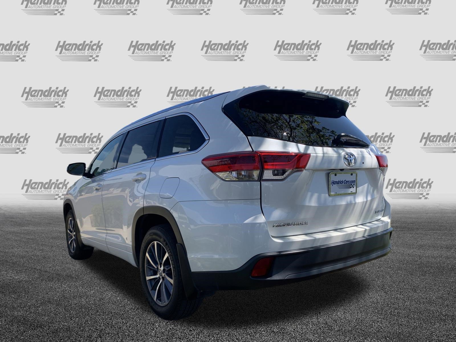 Used 2017 Toyota Highlander XLE image 8