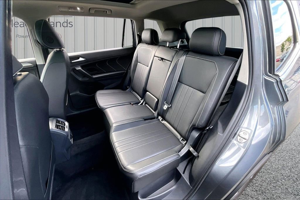 Used 2023 Volkswagen Tiguan SE w/ Panoramic Sunroof Package AWD/4WD image 22
