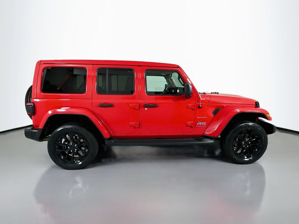 Used 2023 Jeep Wrangler Unlimited Sahara w/ Cold Weather Group AWD/4WD image 8