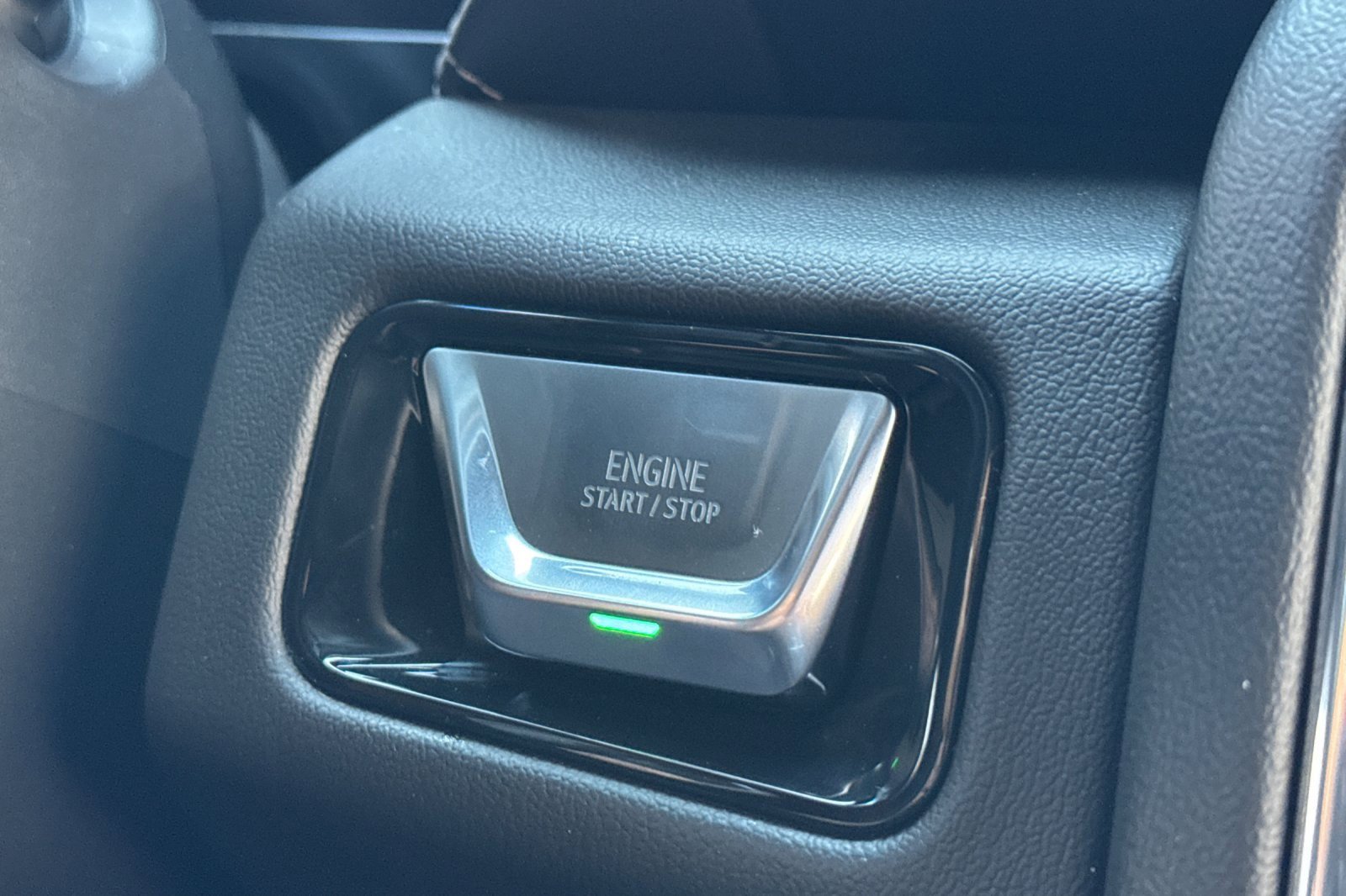 Used 2025 GMC Yukon Denali image 32