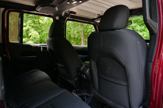 Used 2022 Jeep Gladiator Sport AWD/4WD image 32