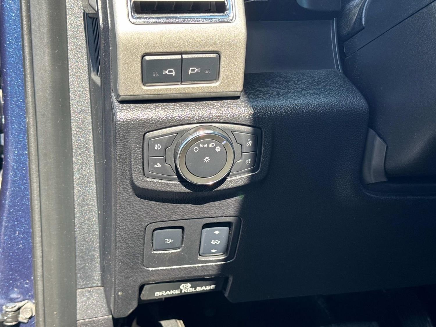 Used 2017 Ford F350 Lariat w/ Lariat Ultimate Package image 25