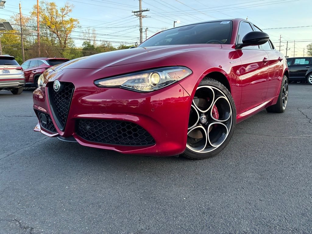 Used 2022 Alfa Romeo Giulia Veloce AWD/4WD image 52