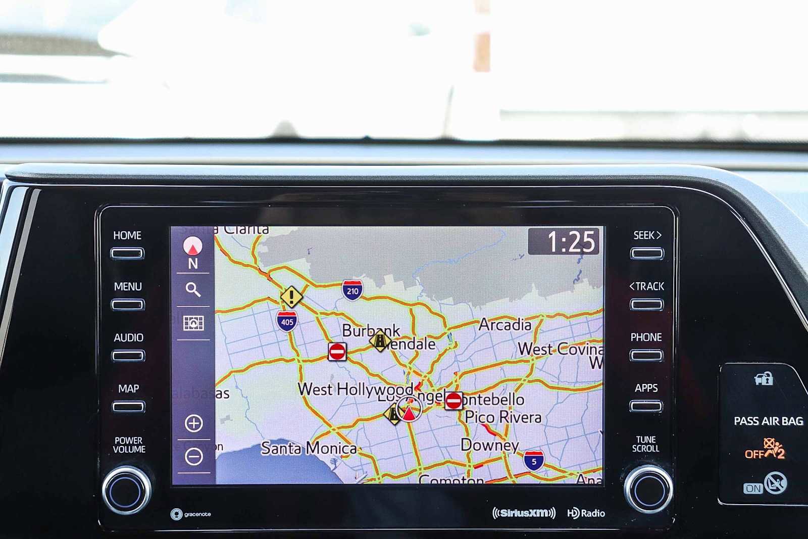 Used 2021 Toyota Highlander XLE image 15