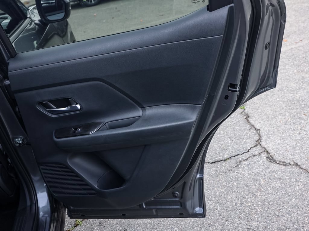 New 2026 Nissan Kicks SR FWD image 19