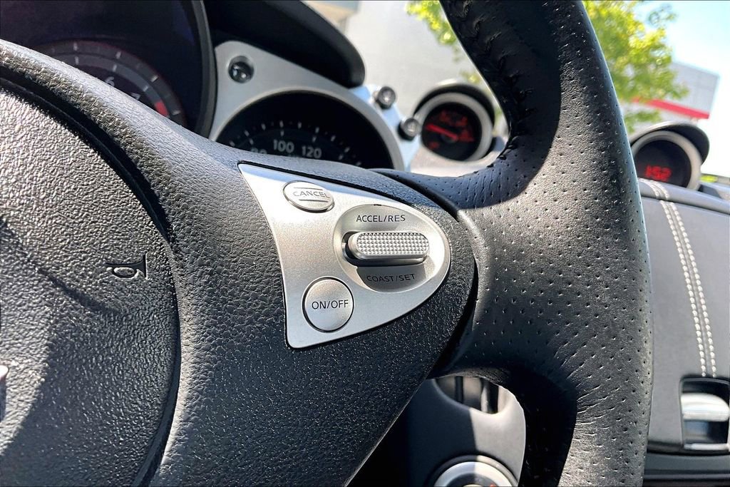 Used 2009 Nissan 370Z Coupe w/ Sport Pkg RWD image 11