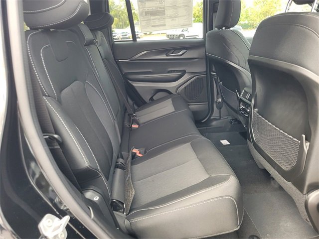 New 2025 Jeep Grand Cherokee Laredo X image 15