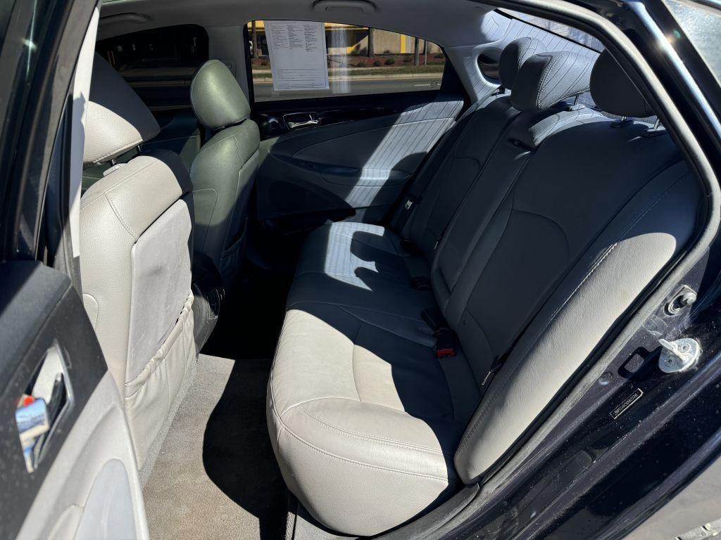 Used 2013 Hyundai Sonata Limited w/ Premium Pkg FWD image 10
