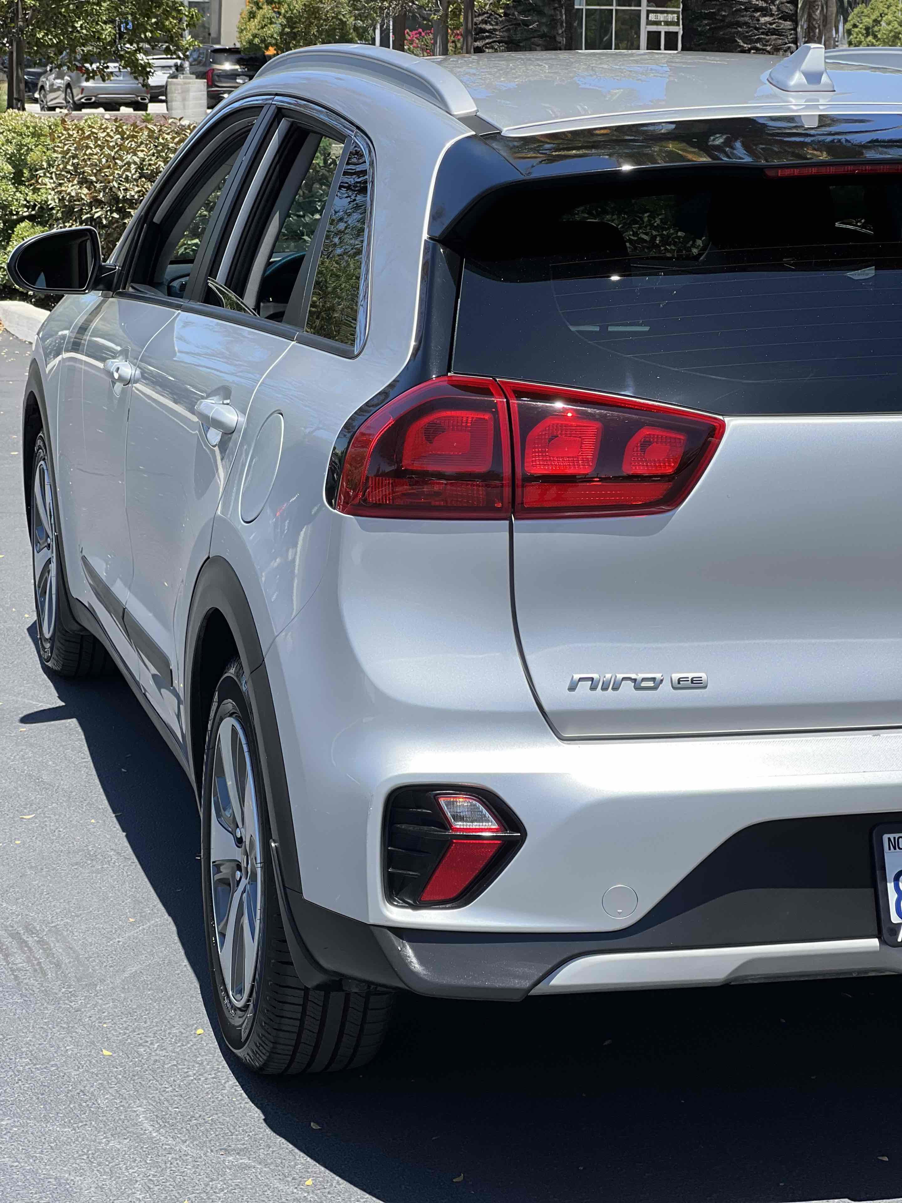 Used 2020 Kia Niro LX FWD image 43
