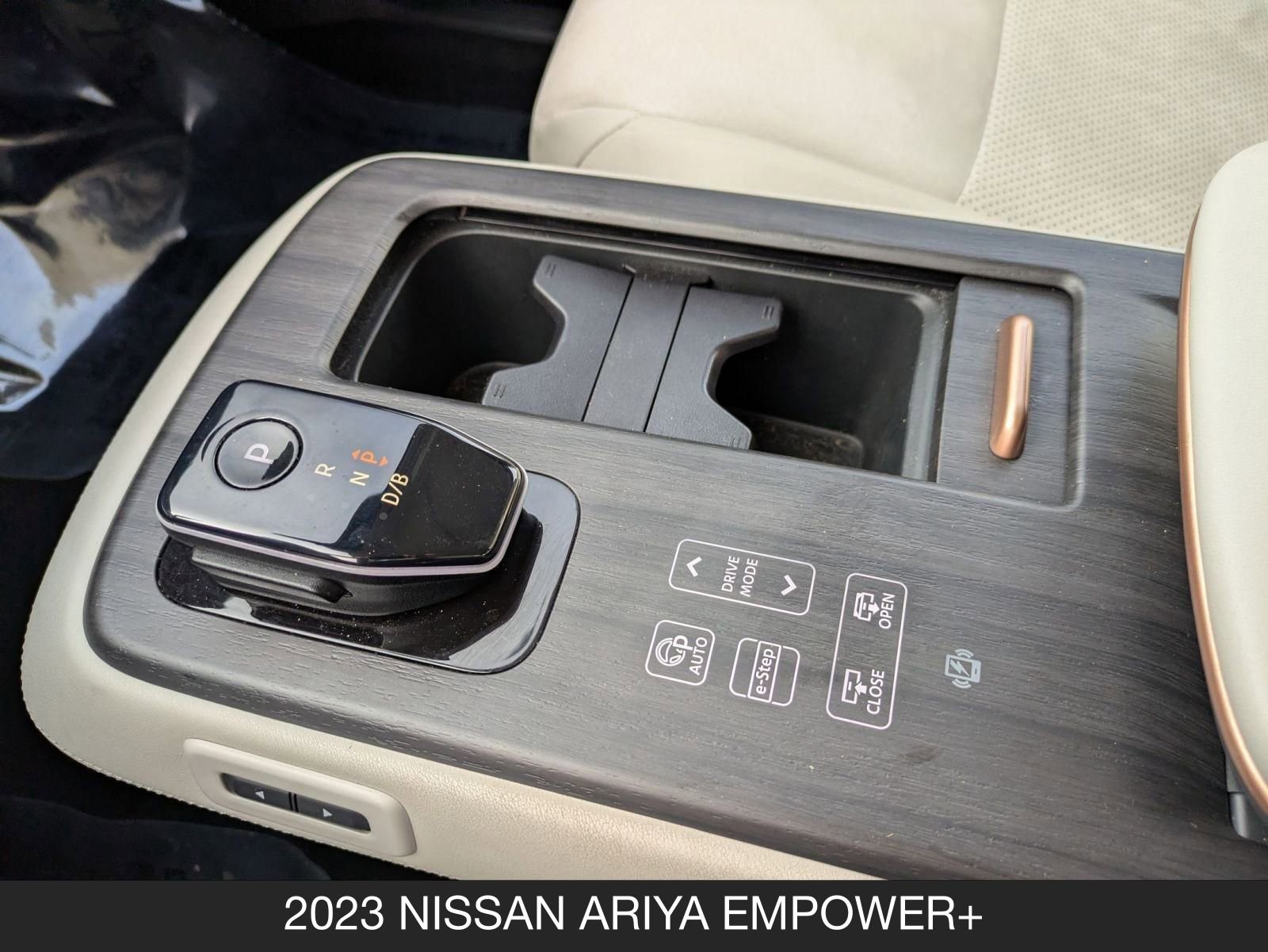 Used 2023 Nissan Ariya FWD image 16