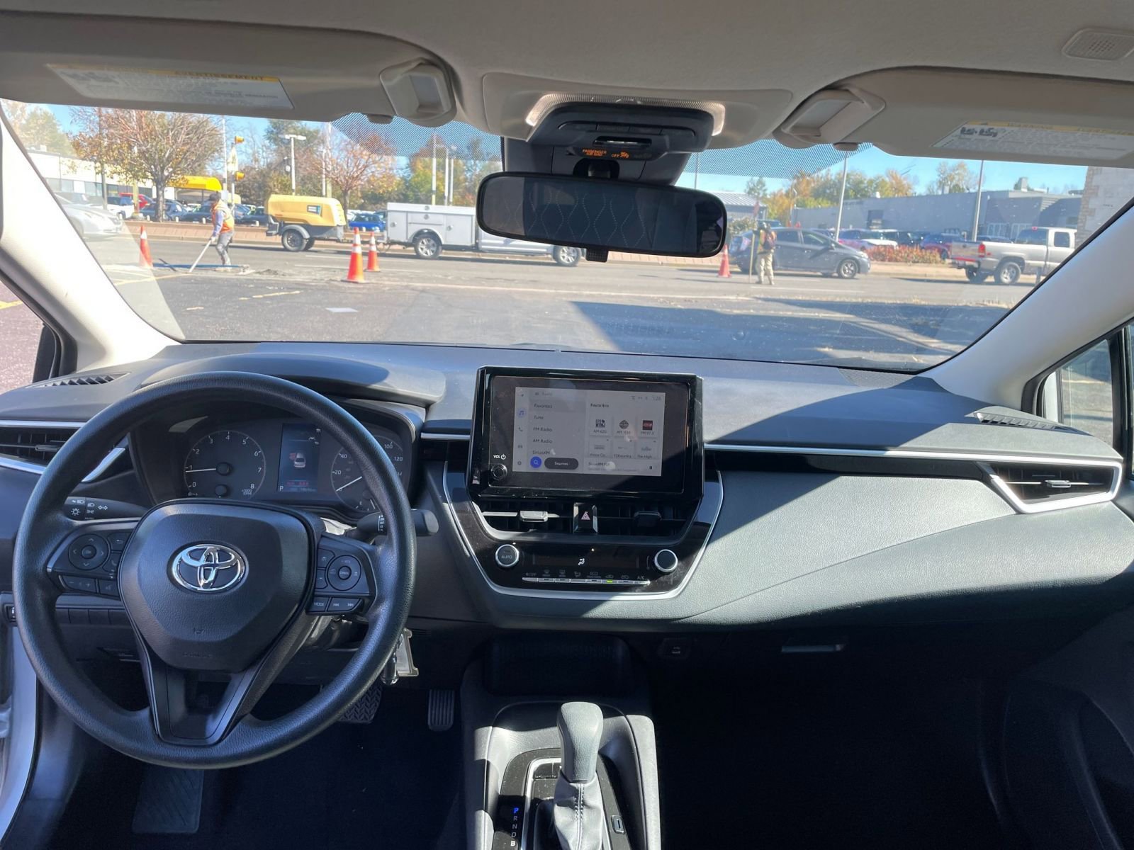 Used 2025 Toyota Corolla LE image 33