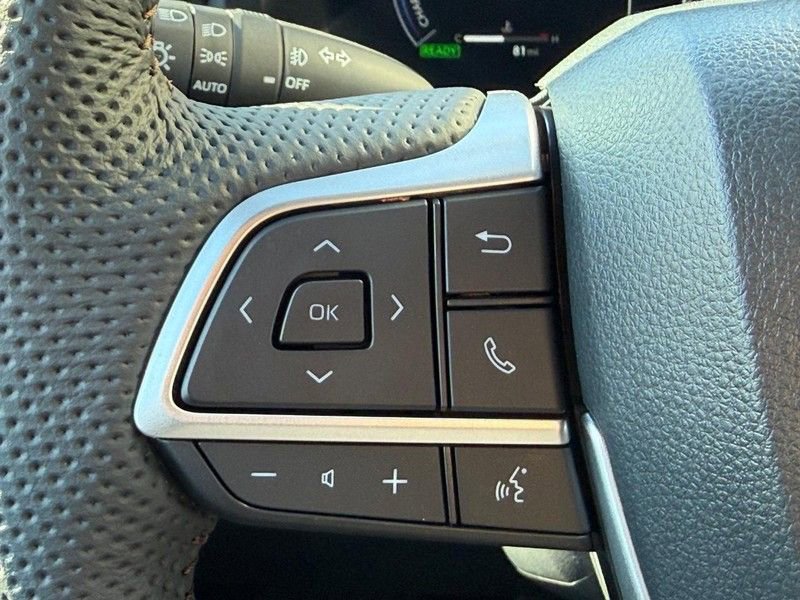 Used 2026 Toyota Sienna Limited image 21