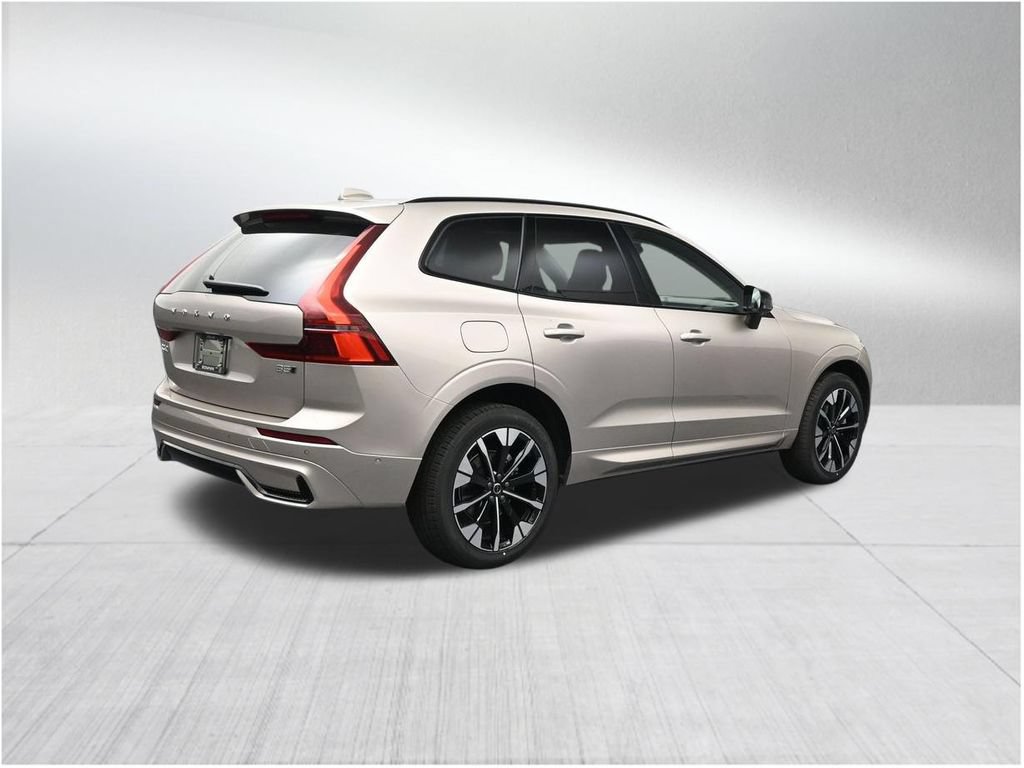 New 2026 Volvo XC60 B5 Plus AWD/4WD image 5