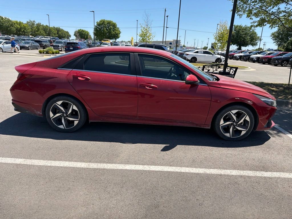 Certified 2023 Hyundai Elantra Limited w/ Cargo Package FWD image 4