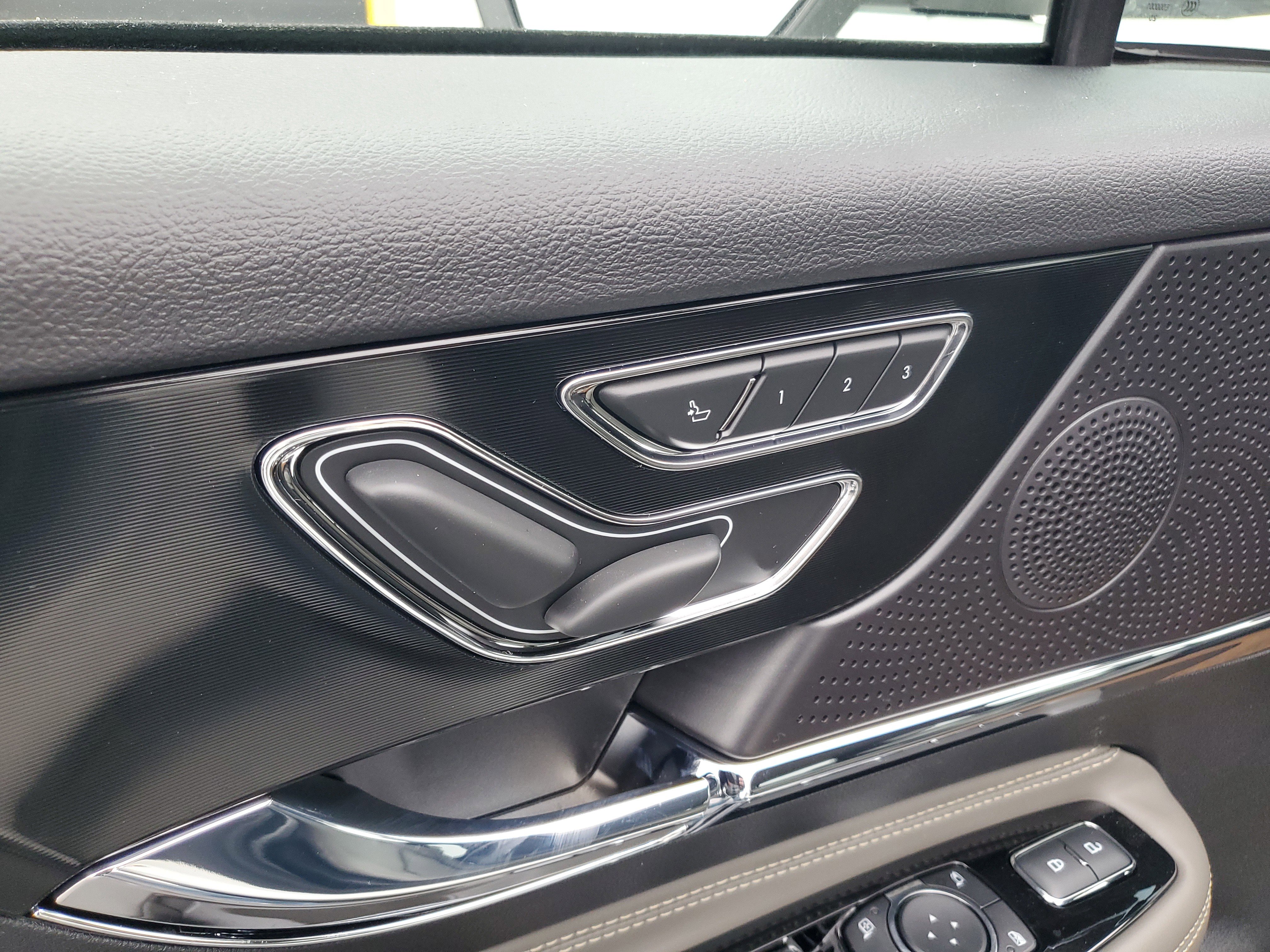 New 2026 Lincoln Corsair Premiere image 9