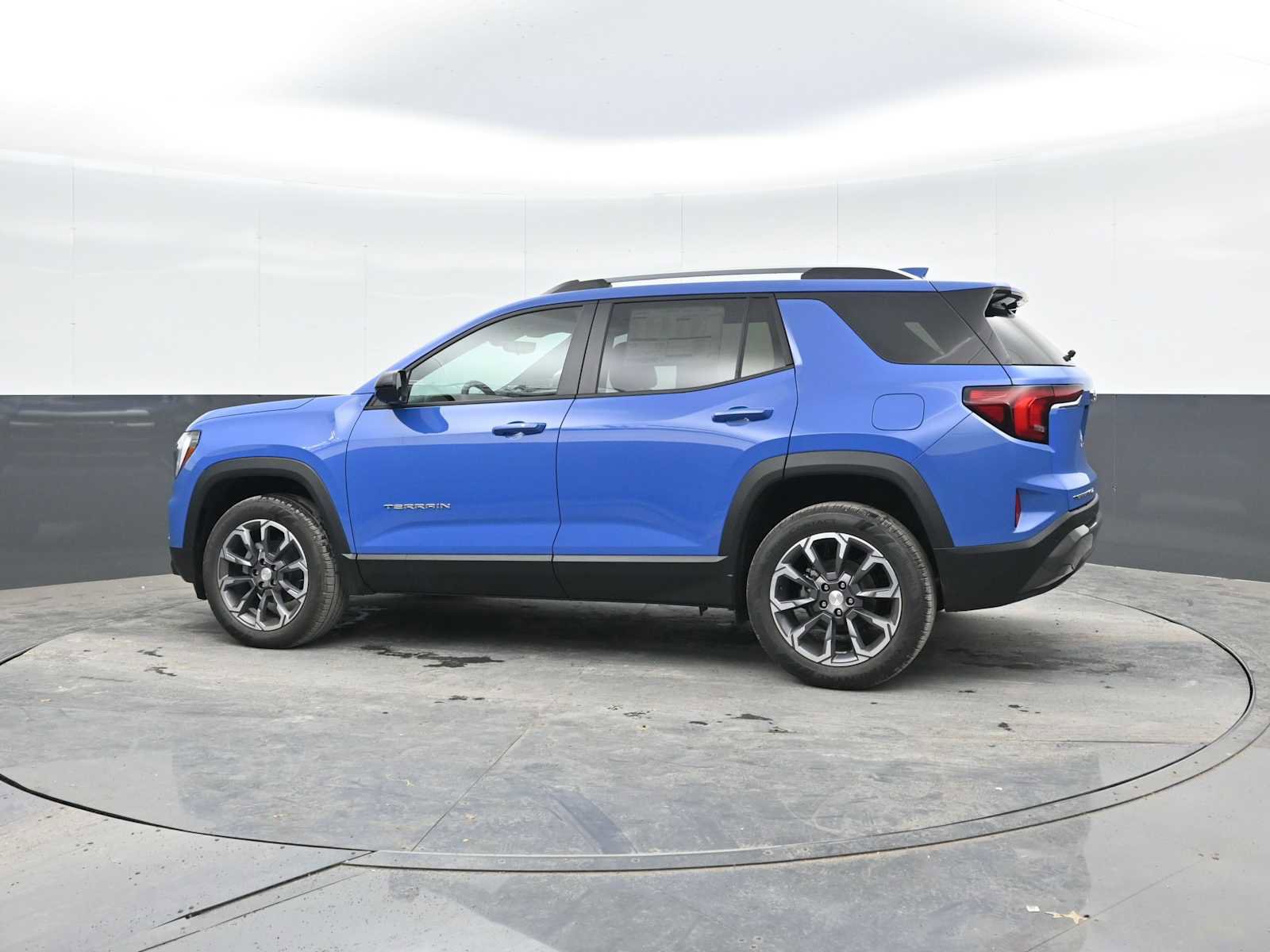 New 2026 GMC Terrain Elevation w/ Elevation Premium Package AWD/4WD image 2