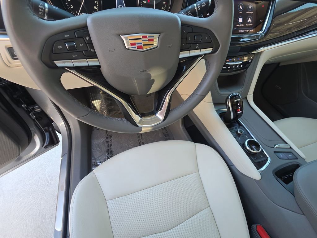 Certified 2025 Cadillac XT6 Premium Luxury w/ Technology Package FWD image 11