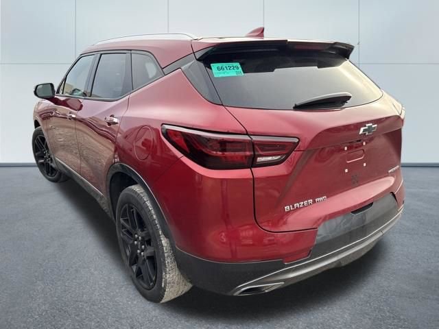 Used 2023 Chevrolet Blazer Premier image 2