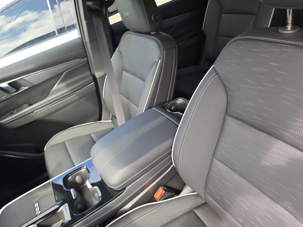 Used 2025 Buick Enclave Sport Touring image 21