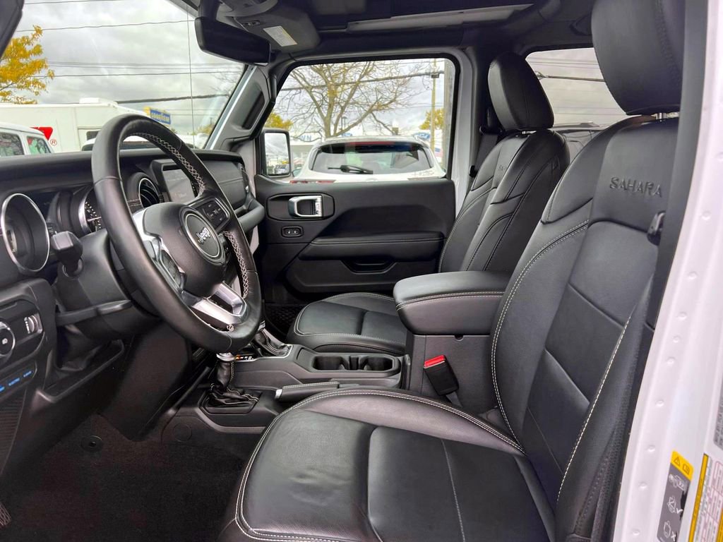 Used 2023 Jeep Wrangler Unlimited Sahara w/ Cold Weather Group image 16
